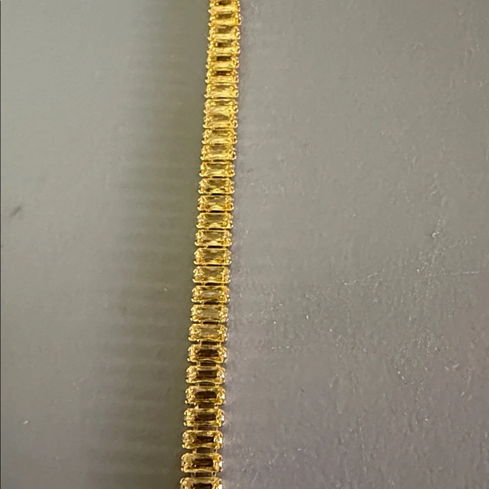 Elegant Gold Rhinestone Bracelet - Picture 2 of 3